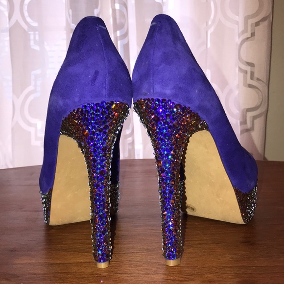 **ONE OF A KIND** Swarovski Embellished Pumps - Picture 3 of 7